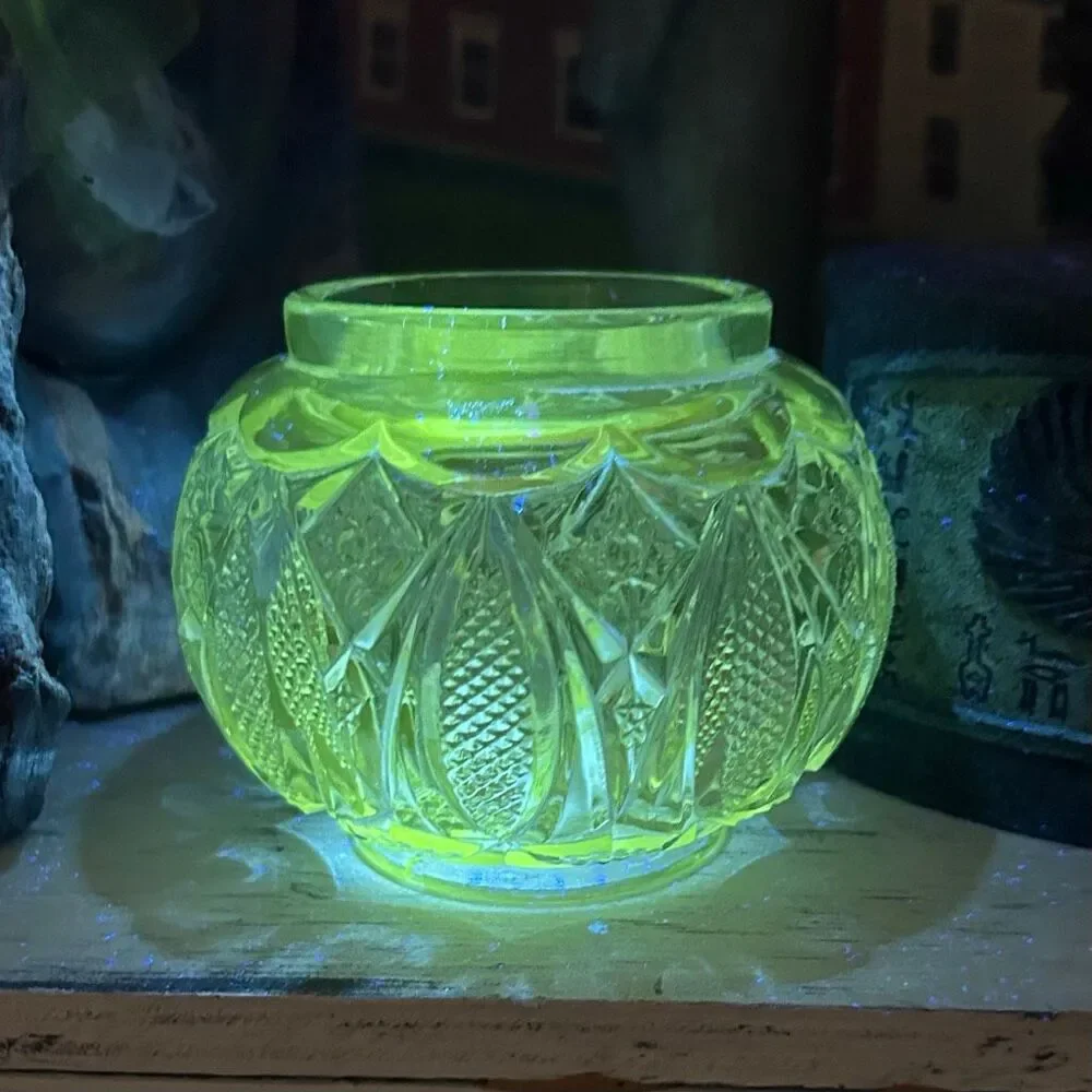 Co-operative Flint Glass Co. Rose Bud Vase Puff Jar